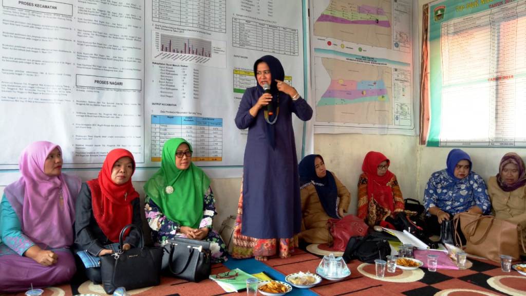 Pembinaaan Tertib Administrasi Dalam Rangka Lomba TP PKK Tingkat Nasional  - (Ada 3 foto)